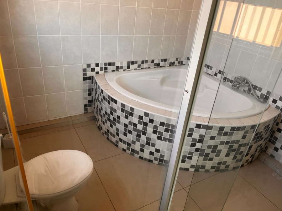 3 Bedroom Property for Sale in Kimdustria Northern Cape